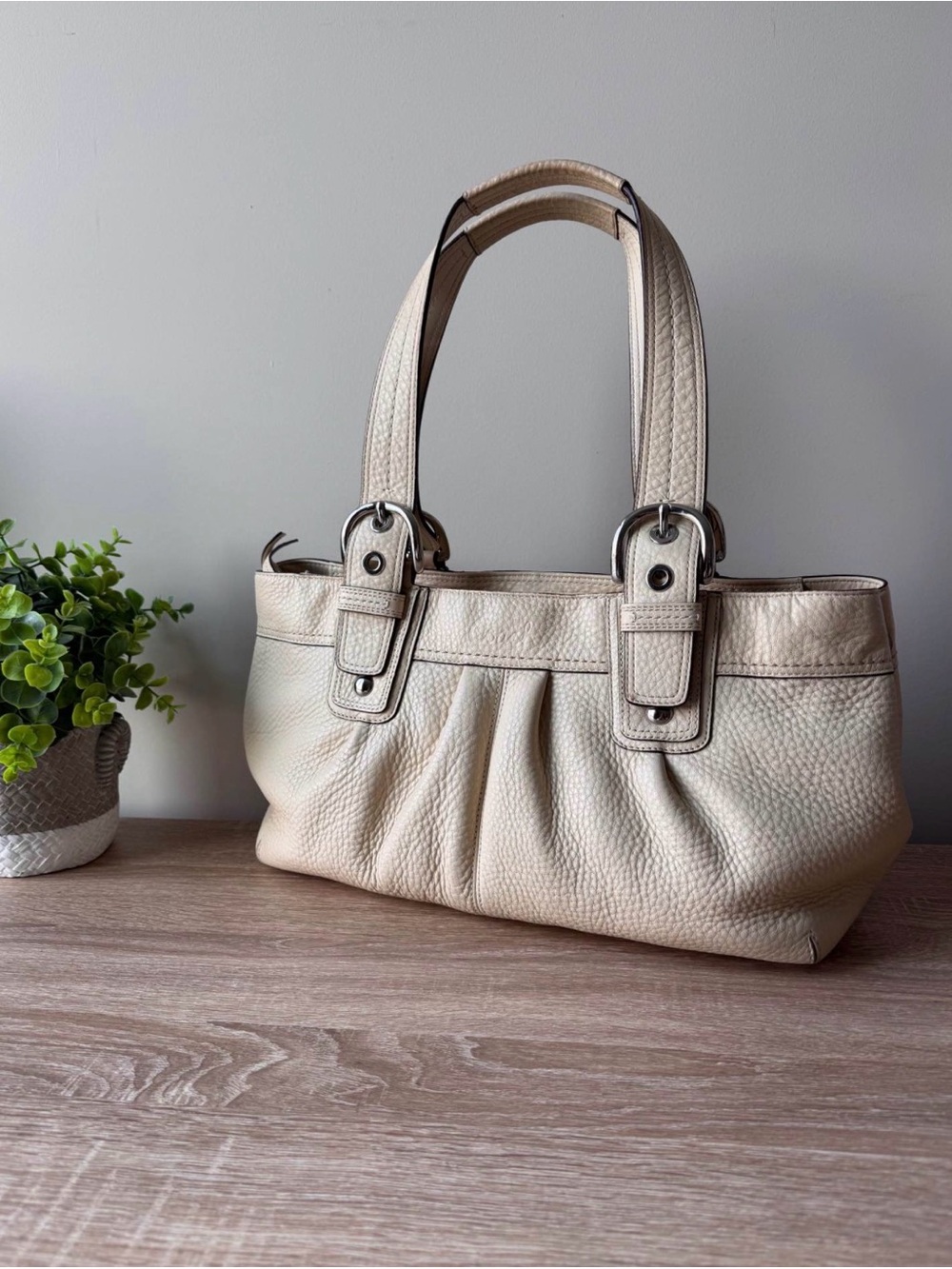 Vintage Coach SoHo Pleated Leather Shoulder Bag Ivory Cream Y2K F13732 -2009